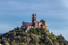 Яркие краски дворца Пена