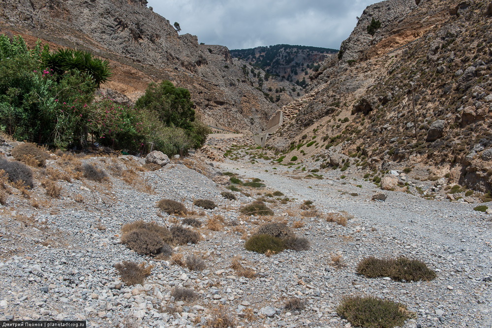Ущелье и отель Илингас 