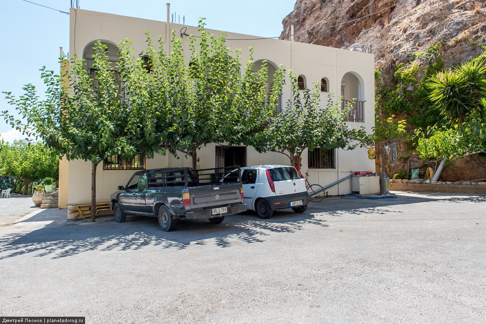 Ущелье и отель Илингас 