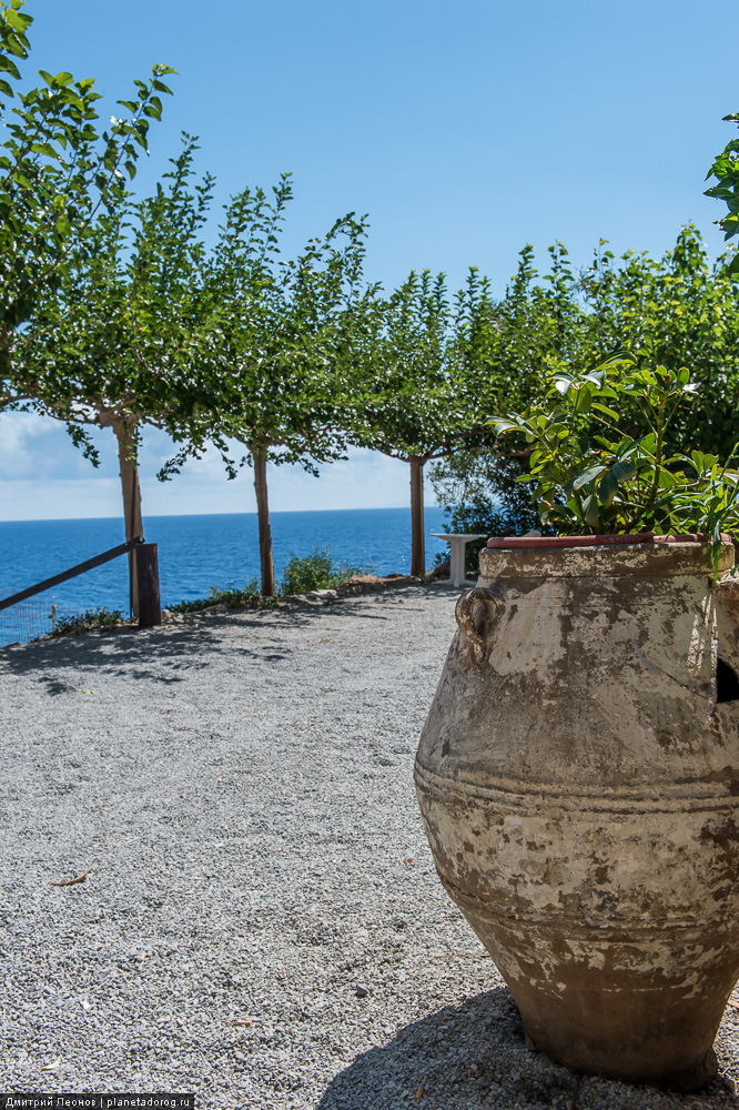 Ущелье и отель Илингас 